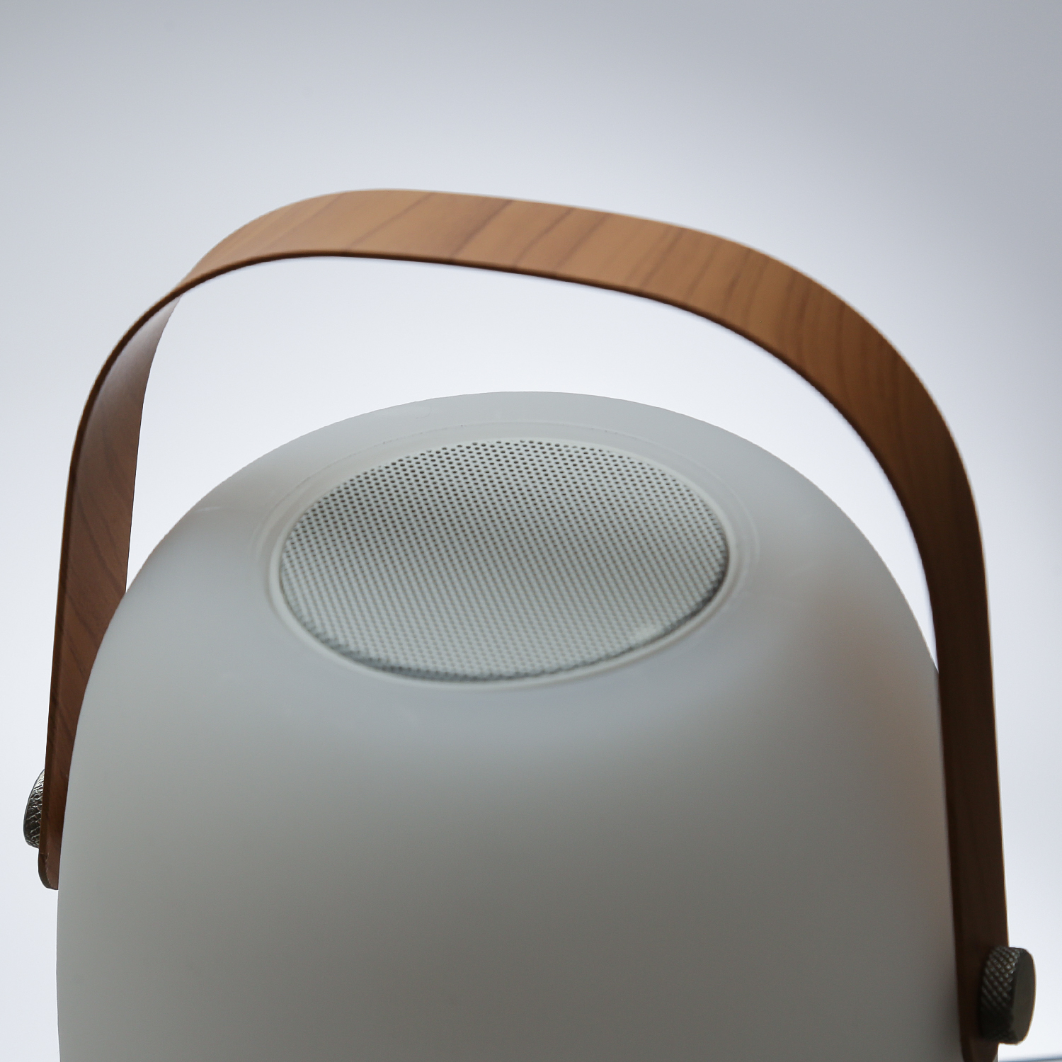 LED Tischleuchte mit Lautsprecher - Bluetooth - 6 warmweiße LED - H: 21cm - für Garten, Balkon