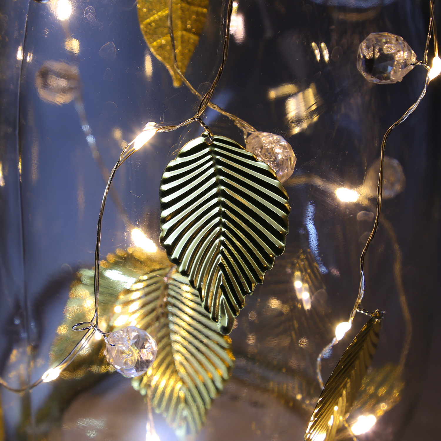 LED Drahtlichterkette mit goldenen Blättern und Perlen - 20 warmweiße LED - Batterie - L: 1,37m