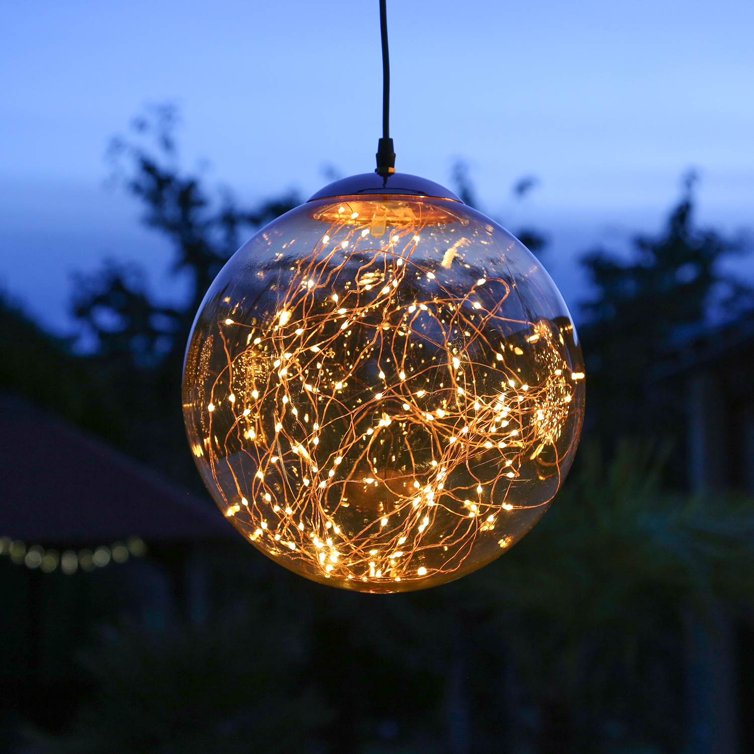 LED Kugel mit Drahtlichterkette - hängend - 140 bernsteinfarbene LED - D: 30cm - f.Außen - rauchgrau LED Kugel mit Drahtlichterkette - hängend - 140 bernsteinfarbene LED - D: 30cm - f.Außen - rauchgrau