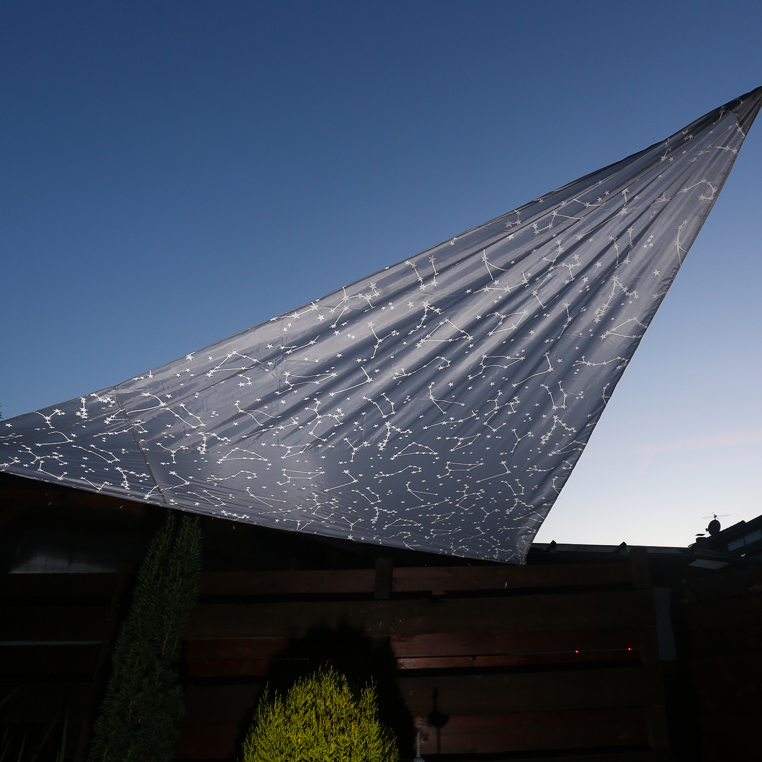 Sonnensegel STERNBILD - Leuchtsterne im Dunkeln - 3m x 3m x 3m - UV 30 - Dreieck - grau Sonnensegel STERNBILD - Leuchtsterne im Dunkeln - 3m x 3m x 3m - UV 30 - Dreieck - grau