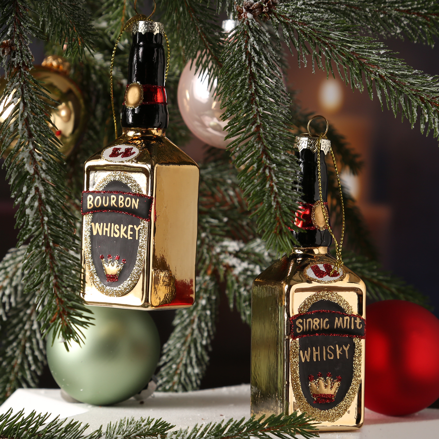 Christbaumschmuck BOURBON WHISKEY - Glas - inkl. Aufhänger - H: 14,2cm Christbaumschmuck BOURBON WHISKEY - Glas - inkl. Aufhänger - H: 14,2cm