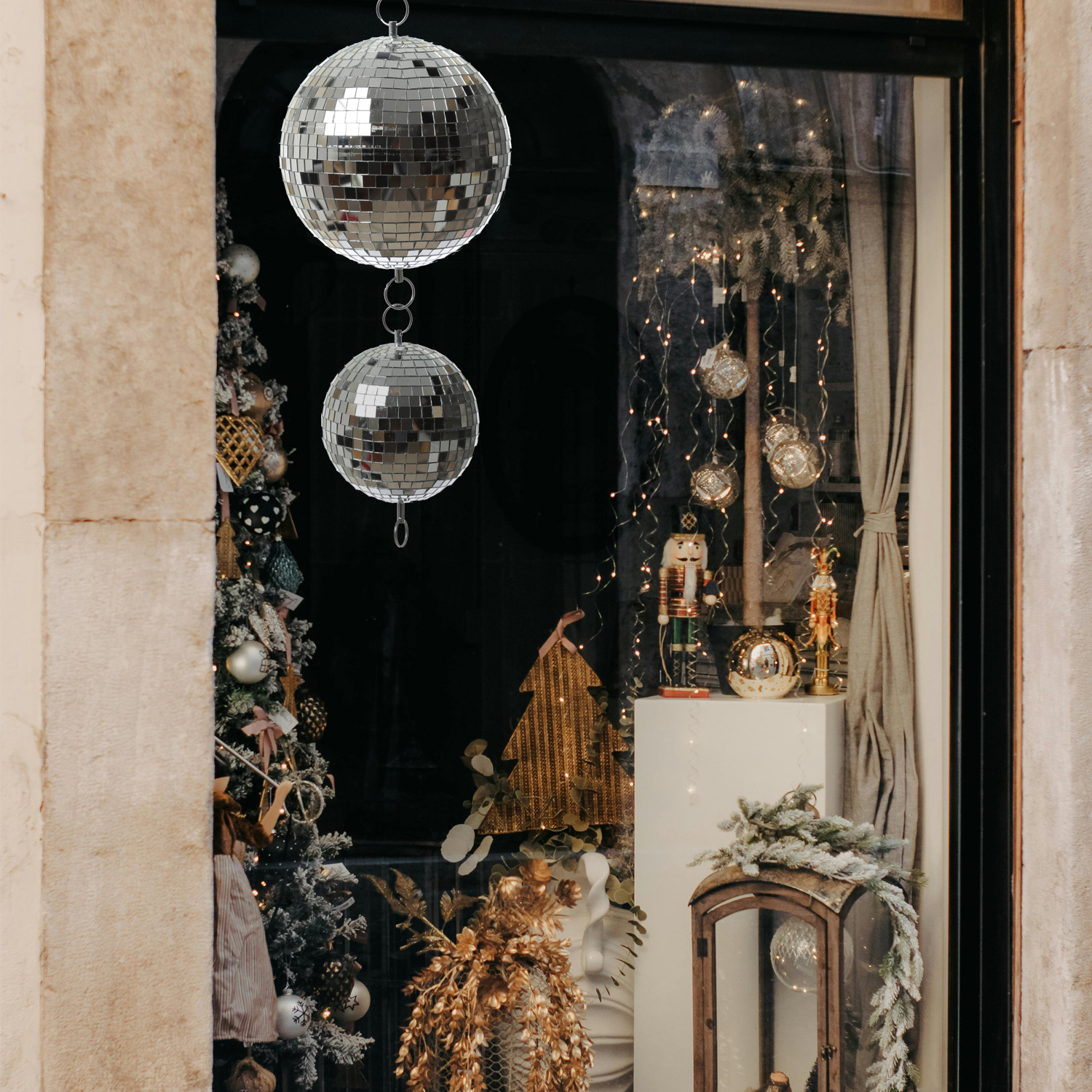 Spiegelkugel 20cm - silber - Discokugel Echtglas - 10x10mm Spiegel - PROMO - Metallöse oben + Unten Spiegelkugel 20cm - silber - Discokugel Echtglas - 10x10mm Spiegel - PROMO - Metallöse oben + Unten