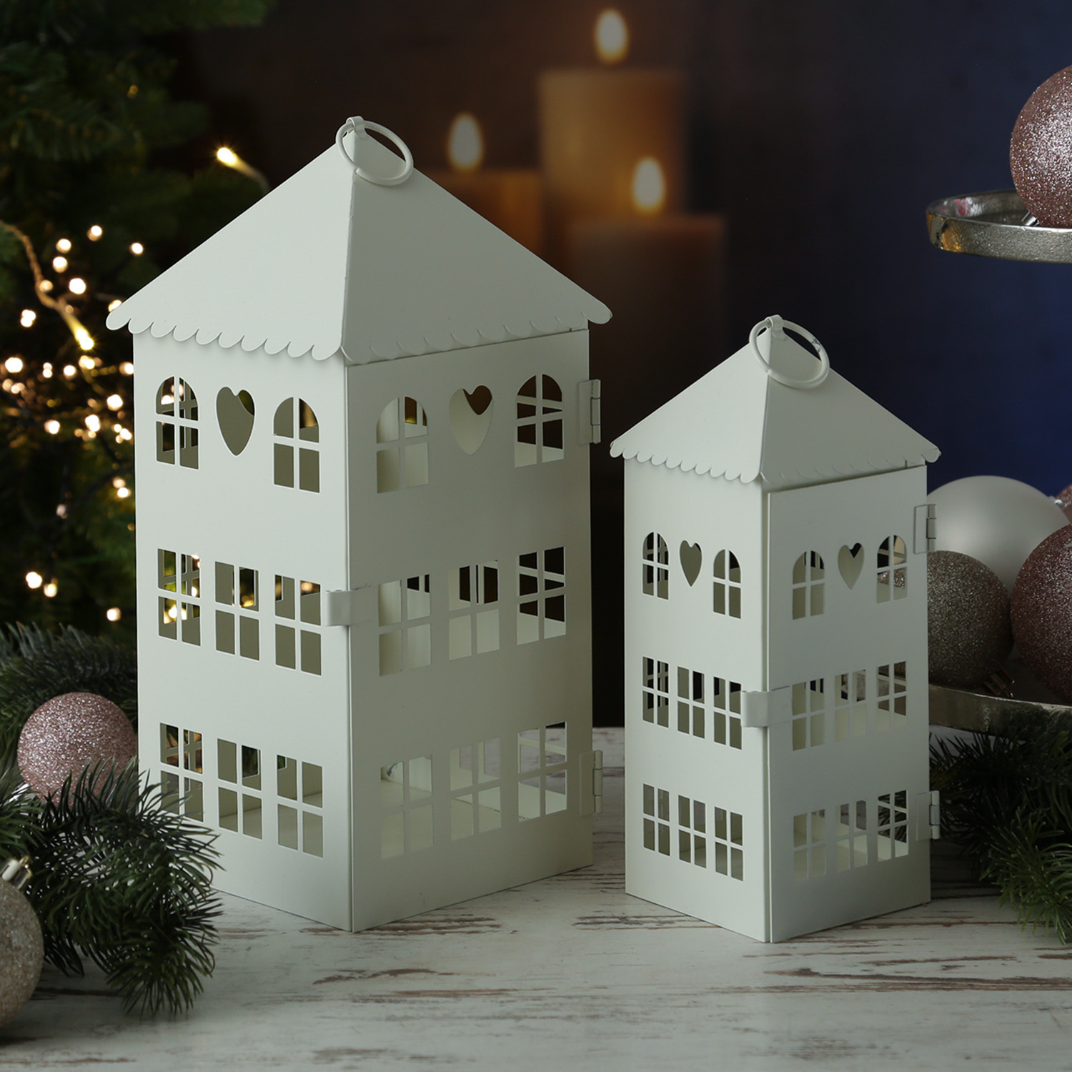 Laternen in Hausform mit Herz - 2er Set Metallhäuser - Lichthäuser - H: 30cm/23cm - weiß