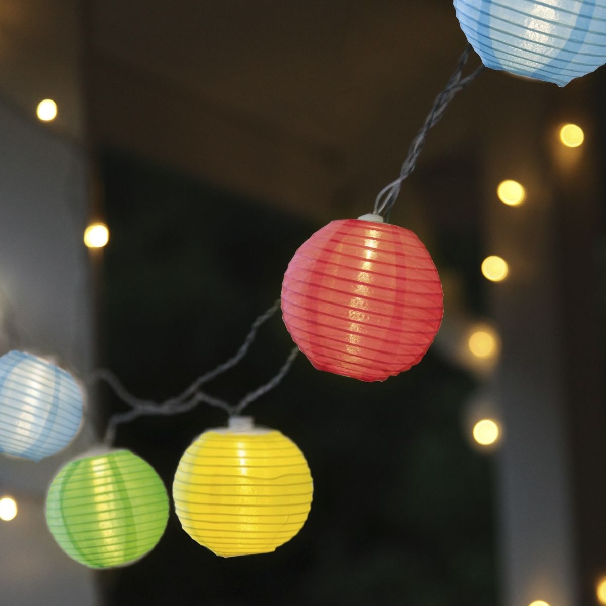 LED Lichterkette "Festival" - 10 bunte Lampions mit warmweißen LED - 4,5m - inkl Trafo, 10m Kabel LED Lichterkette "Festival" - 10 bunte Lampions mit warmweißen LED - 4,5m - inkl Trafo, 10m Kabel