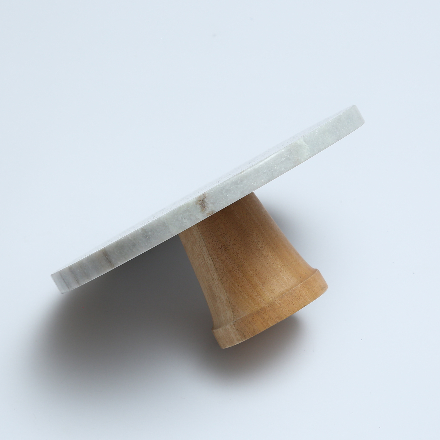 Servierplatte - Tortenplatte - Marmor - mit Holzfuß - H: 10cm - D: 25cm - grau