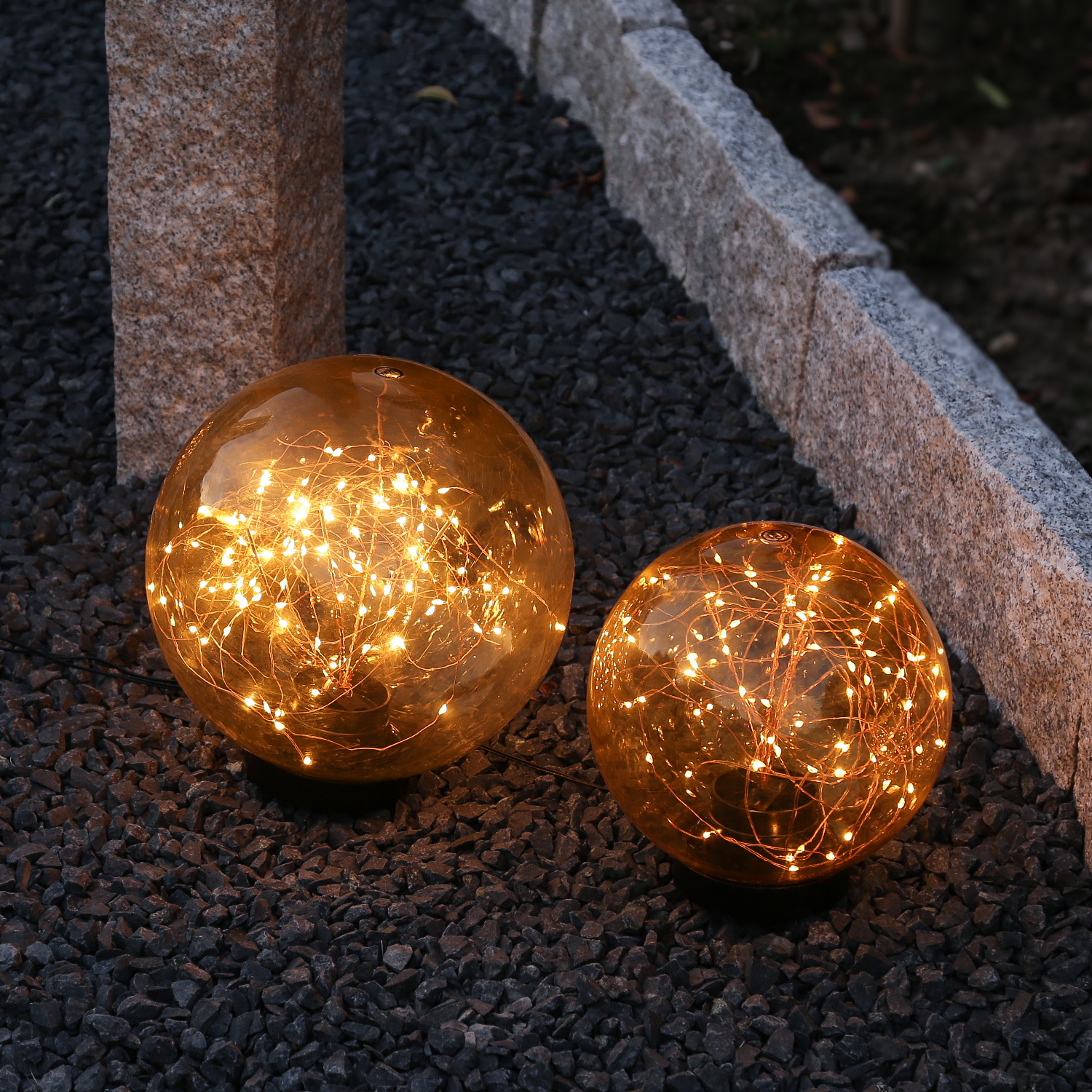 LED Kugel mit Drahtlicherkette - stehend - 80 bernsteinfarbene LED - D: 20cm - f. Außen - amber