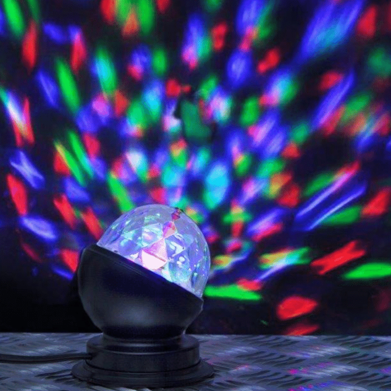 Partylampe - Discolampe - Lichteffekt - bunte Punkte an Decke und Wand - farbiger LED Lichteffekt mit Motor Partylampe - Discolampe - Lichteffekt - bunte Punkte an Decke und Wand - farbiger LED Lichteffekt mit Motor