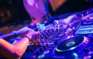 Audio & DJ Audio & DJ