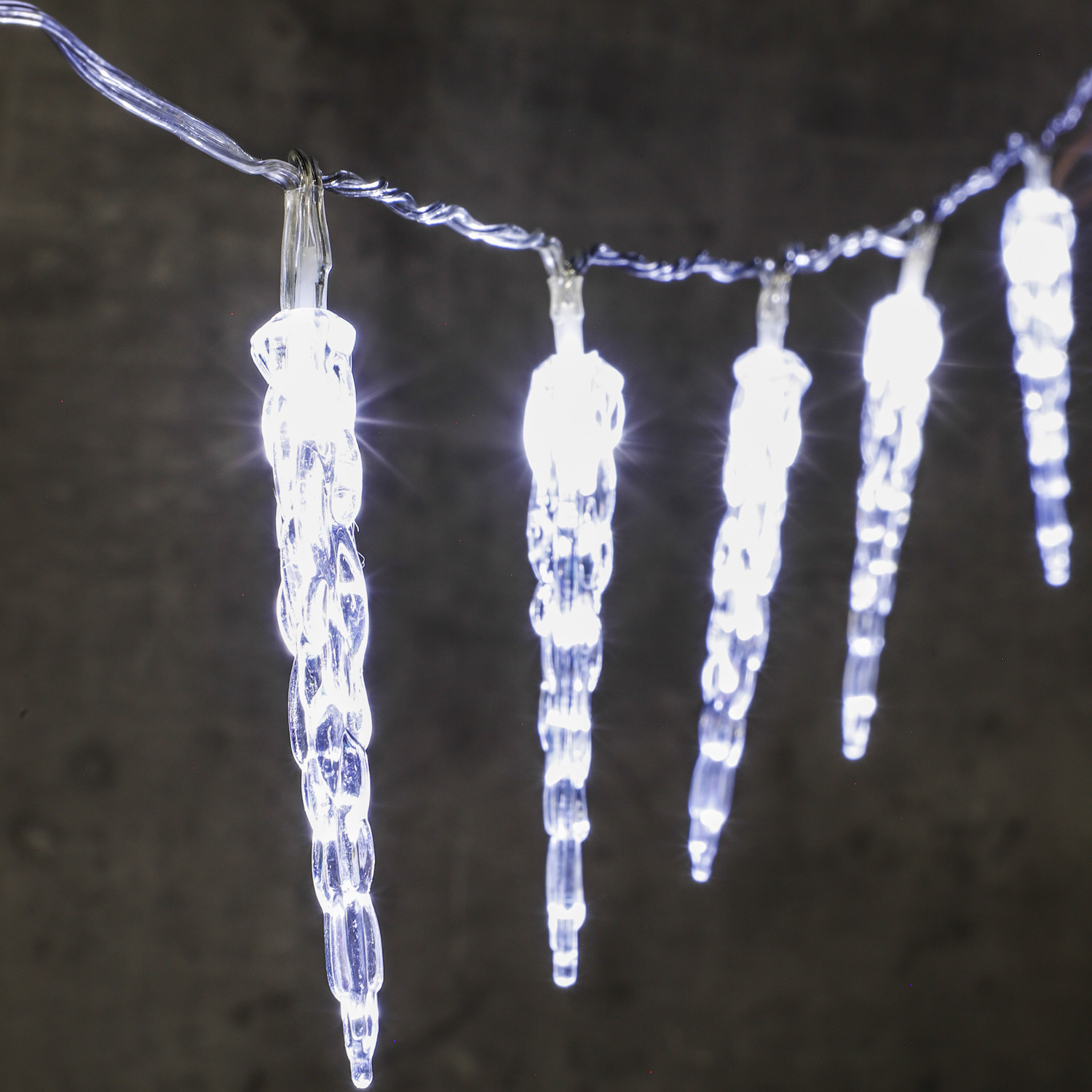 LED Eiszapfen-Lichterkette - Weihnachtsdeko - 20 kaltweiße LED - Timer - Batterie - transparent
