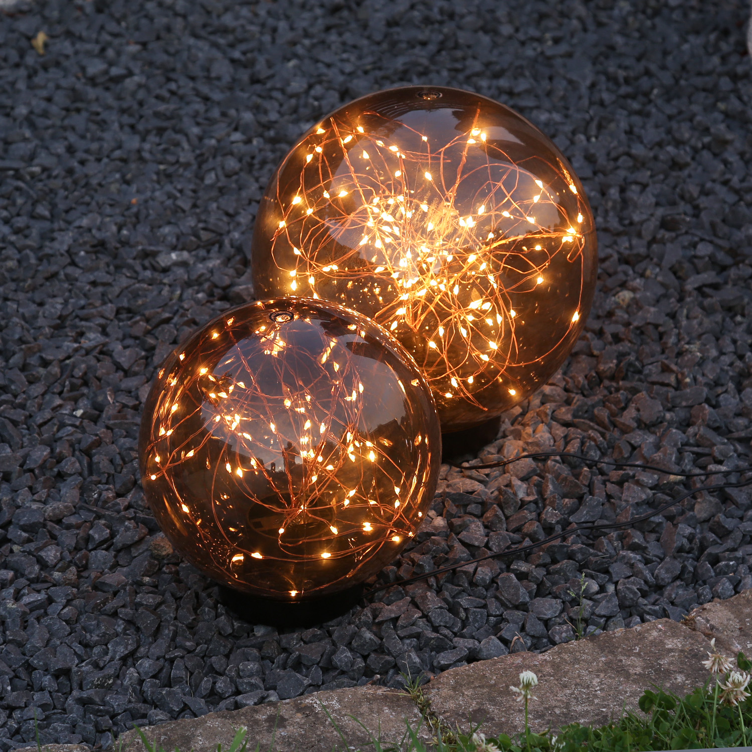 LED Kugel mit Drahtlicherkette - stehend - 100 bernsteinfarbene LED - D: 25cm - f. Außen - rauchgrau