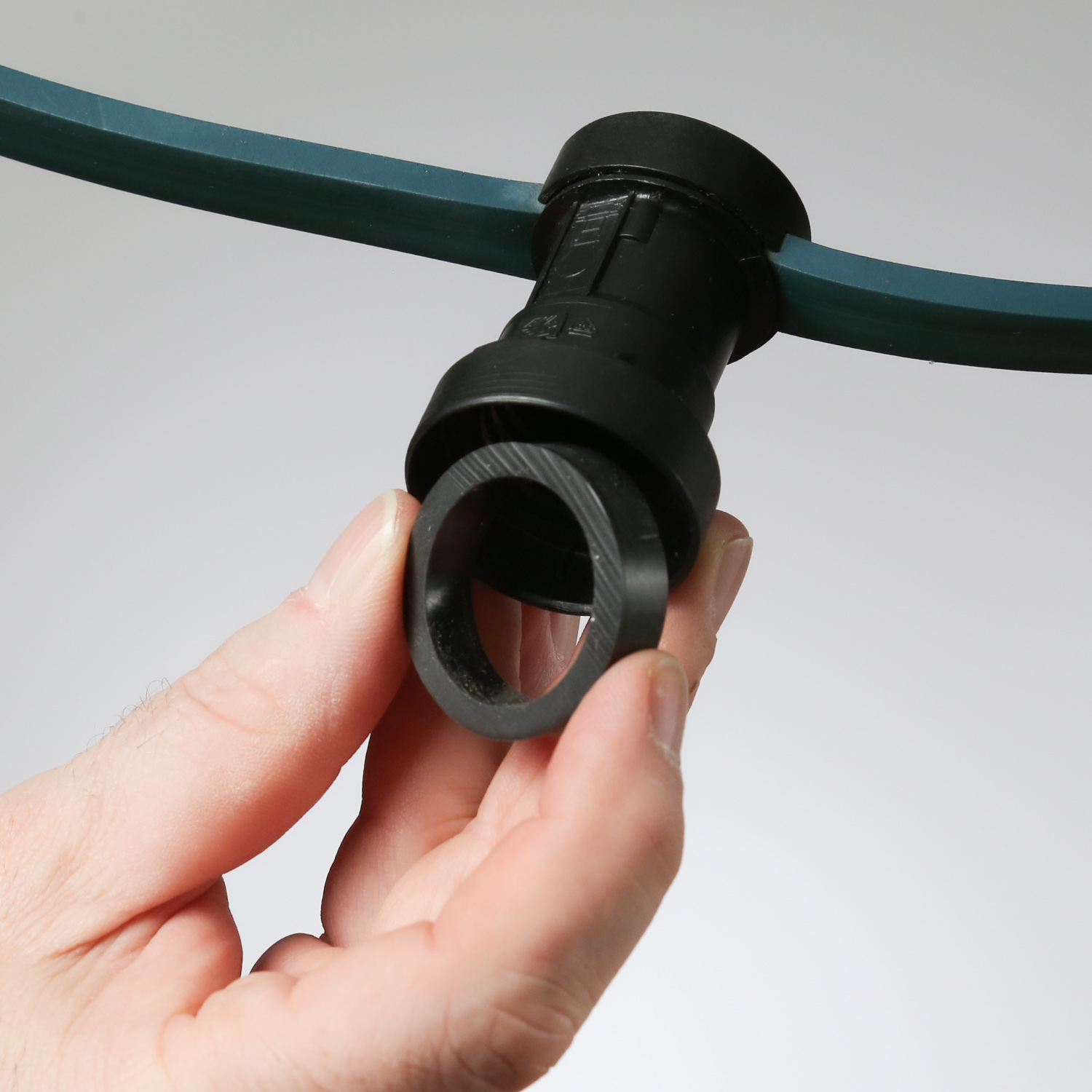 Illu-/Partylichterkette 30m - Außenlichterkette grün - Made in Germany - 30 x E27 Schraubfassung Illu-/Partylichterkette 30m - Außenlichterkette grün - Made in Germany - 30 x E27 Schraubfassung