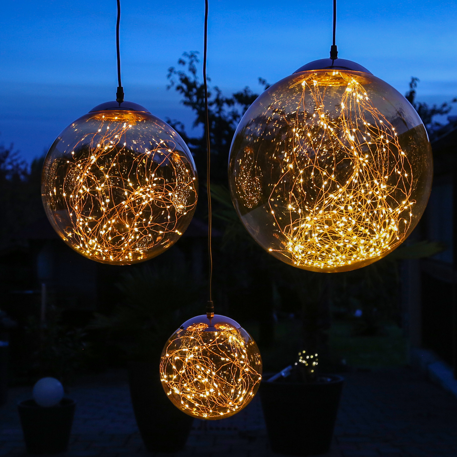 LED Lichterkugel mit Drahtlichterkette - 110 bernstein LED - Timer - D: 25cm - f. Innen/Außen