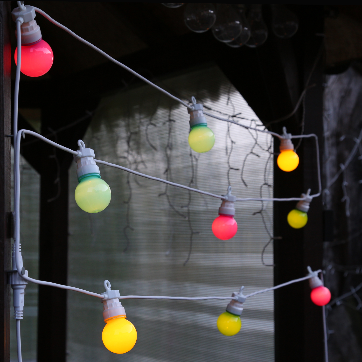 LED Party Lichterkette Circus - 20 pastellfarbene LED - 8,8m - koppelbar bis 100 LED - Außentrafo LED Party Lichterkette Circus - 20 pastellfarbene LED - 8,8m - koppelbar bis 100 LED - Außentrafo