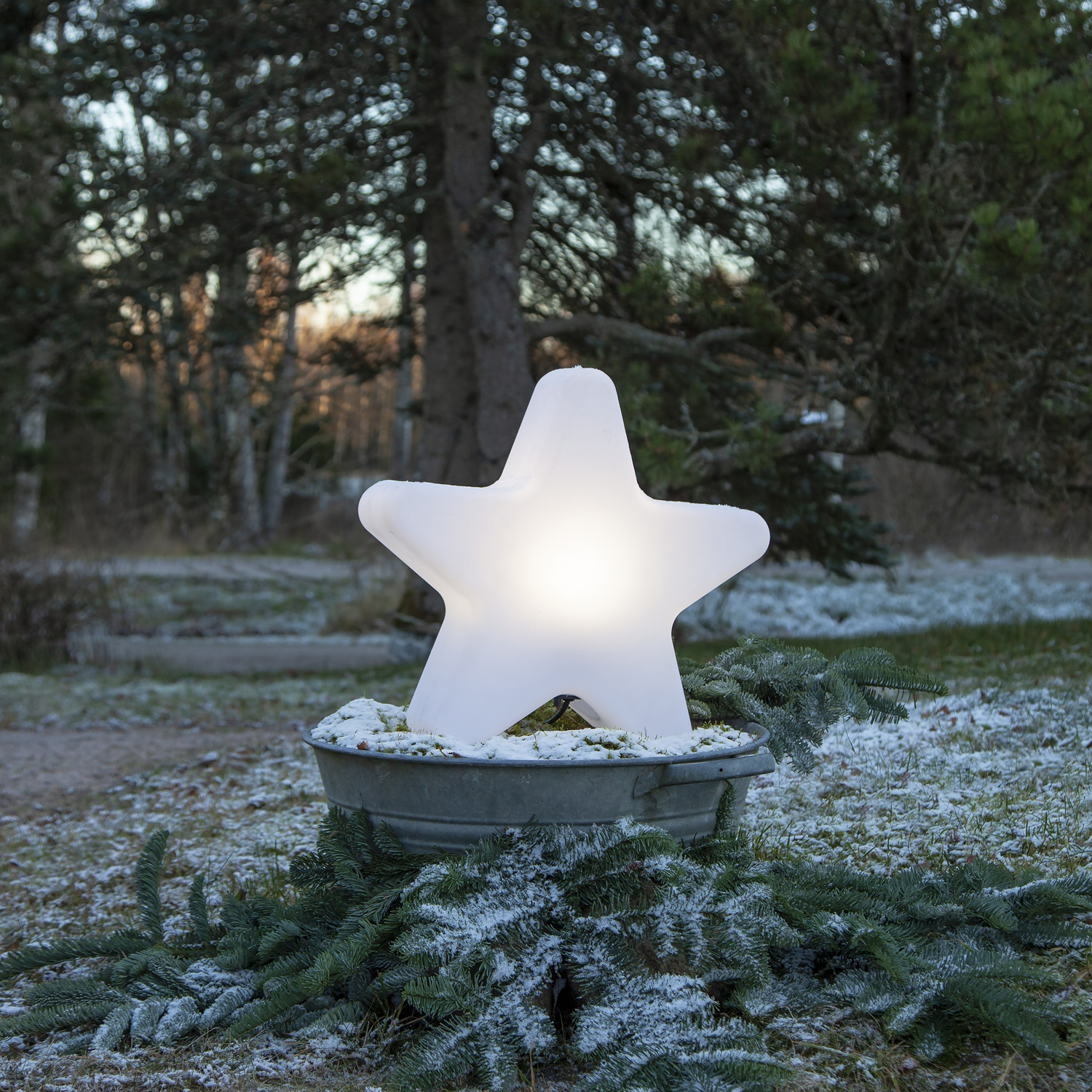 Stern-Leuchte - H: 50cm - Erdspieß - E27 Fassung max 25W - 5m Zuleitung - IP44 wasserfest Stern-Leuchte - H: 50cm - Erdspieß - E27 Fassung max 25W - 5m Zuleitung - IP44 wasserfest