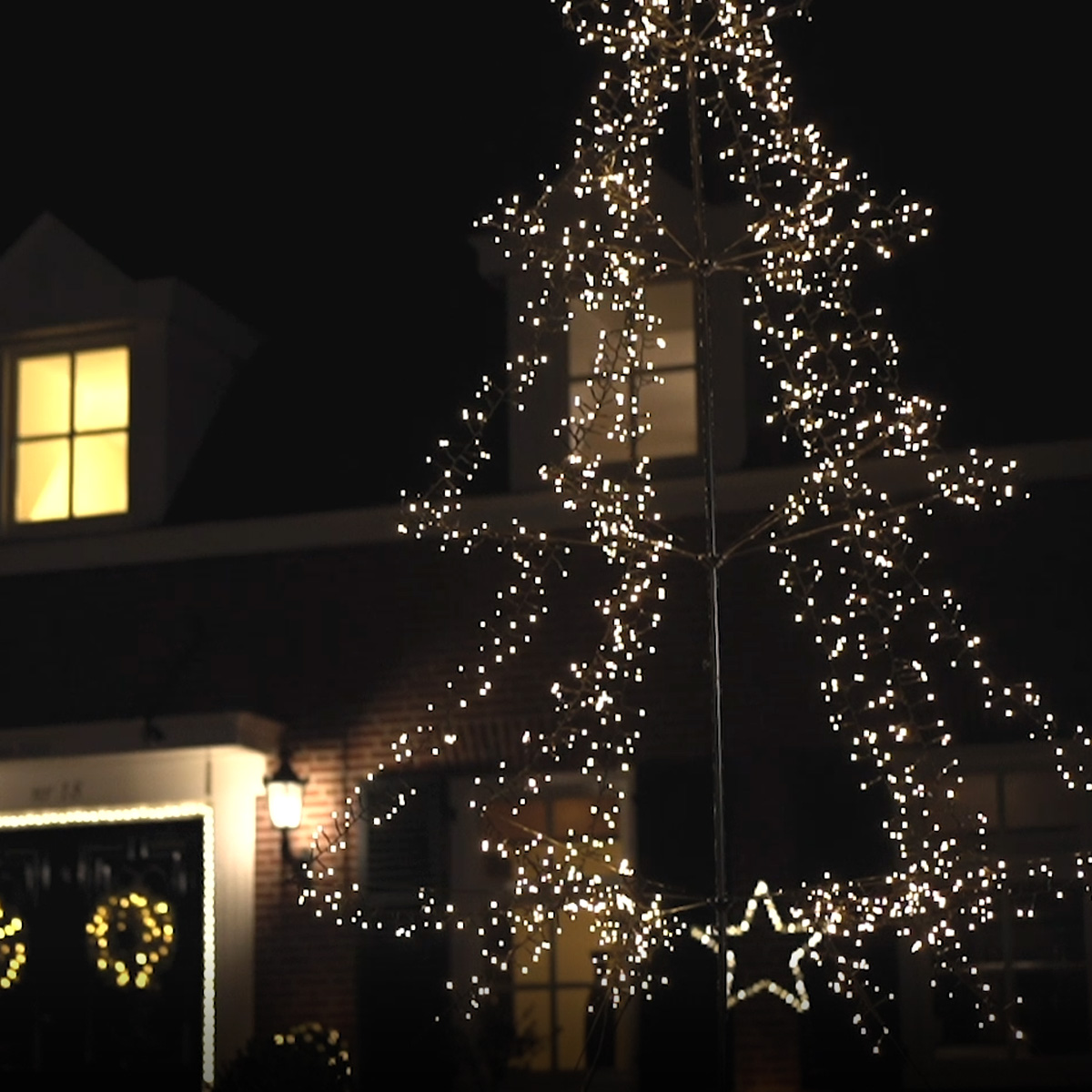 LED Outdoor Weihnachtsbaum - 1200 warmweiße LED - H: 2m - Dimmer - Timer - aufklappbar - schwarz