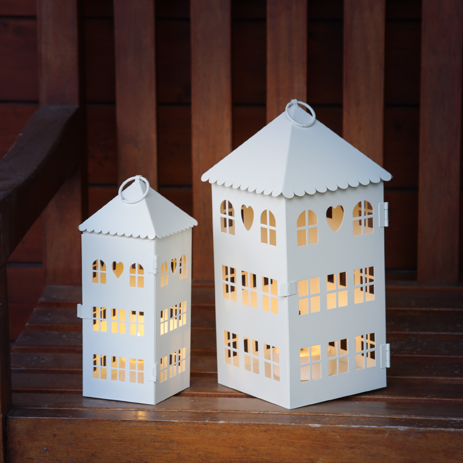 Laternen in Hausform mit Herz - 2er Set Metallhäuser - Lichthäuser - H: 30cm/23cm - weiß