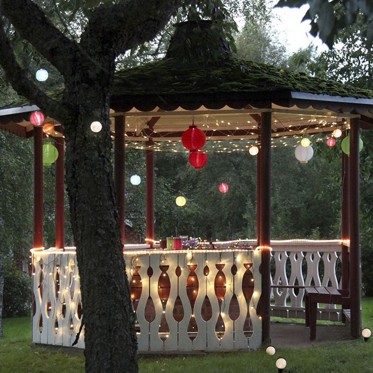 LED Lampion FESTIVAL - Papierlaterne - kaltweiße LED - D: 30cm - Montagehaken - 5er Set weiß