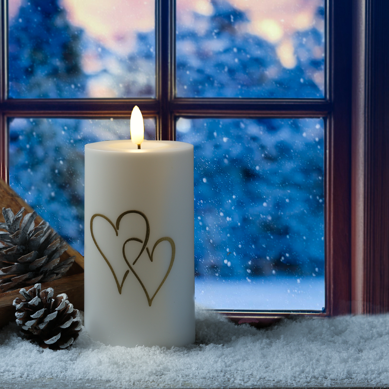 LED Kerze goldene Herzen - Kunststoff - H: 15cm - D: 7cm - Timer/Sensor - für Innen/Außen - weiß LED Kerze goldene Herzen - Kunststoff - H: 15cm - D: 7cm - Timer/Sensor - für Innen/Außen - weiß