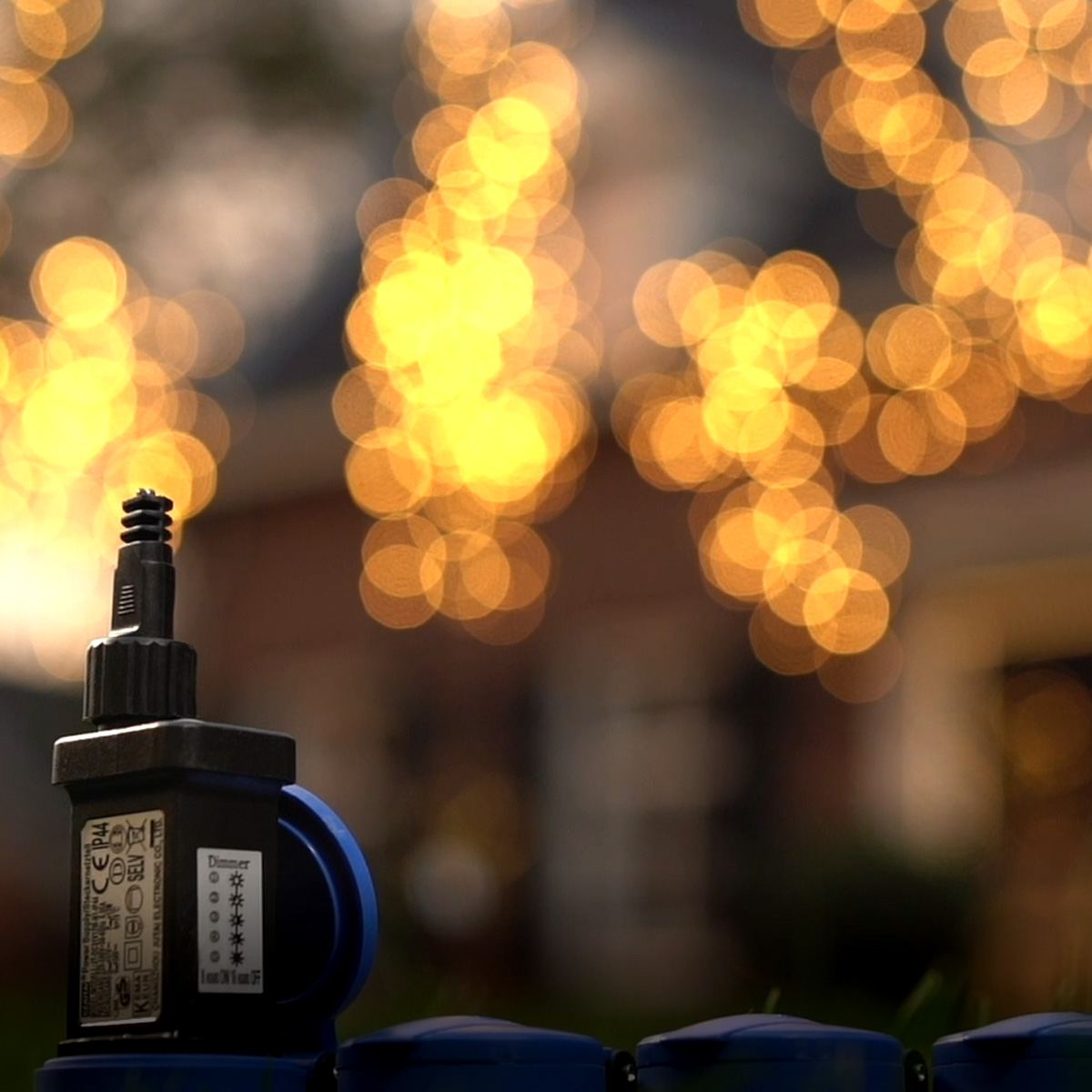 LED Outdoor Weihnachtsbaum - 1200 warmweiße LED - H: 2m - Dimmer - Timer - aufklappbar - schwarz