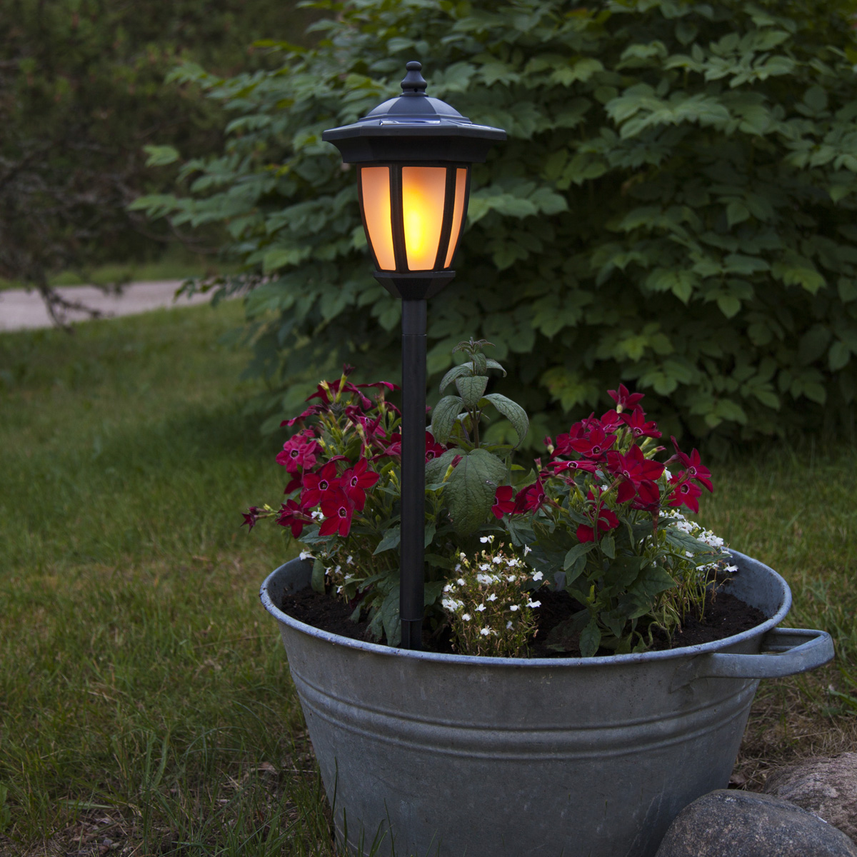 LED Solar Laterne "Flame" - 4in1 - Tisch/Boden/Wand - gelbe LED - Dämmerungssensor - schwarz LED Solar Laterne "Flame" - 4in1 - Tisch/Boden/Wand - gelbe LED - Dämmerungssensor - schwarz