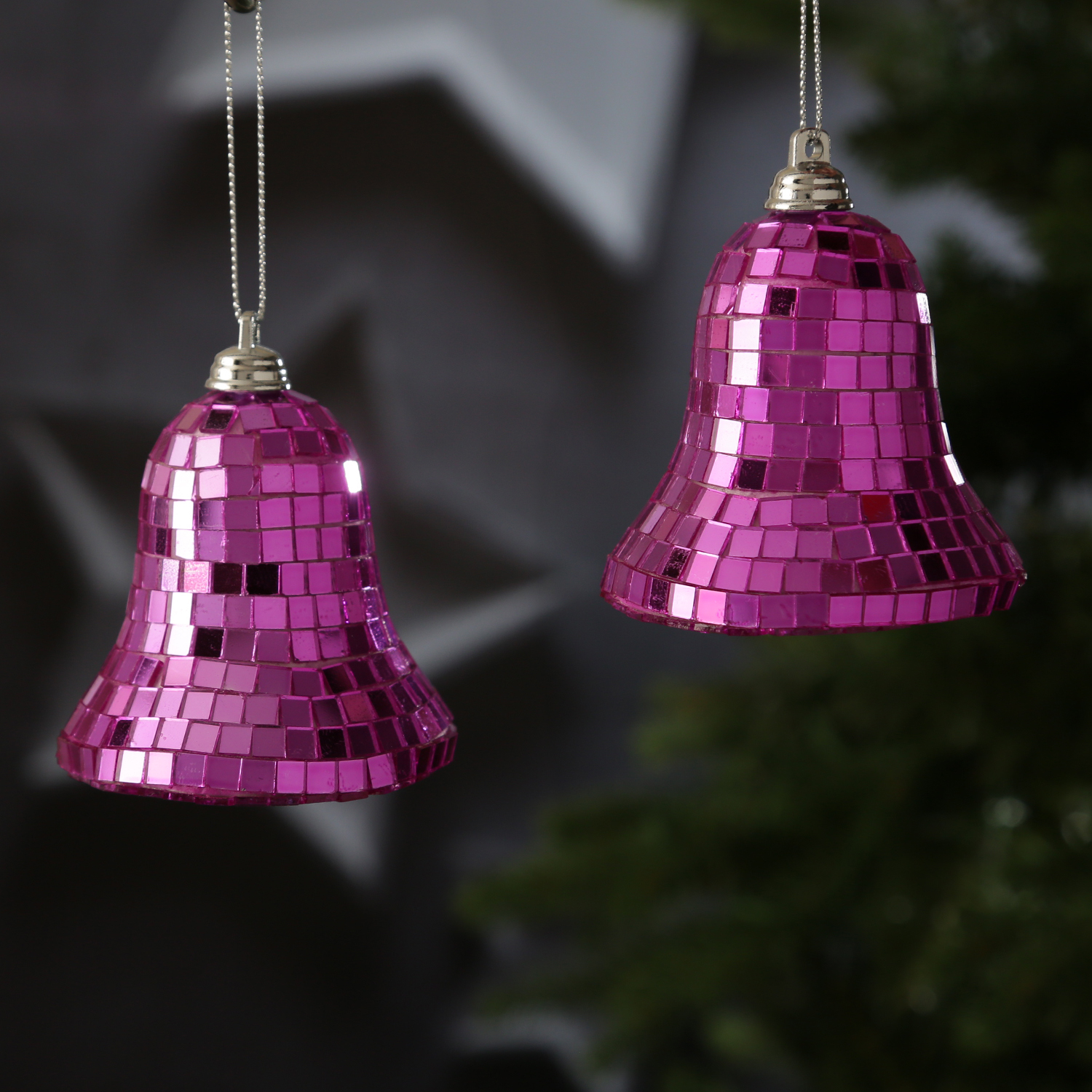 Christbaumschmuck Glocken - Weihnachtsbaumschmuck im Discokugel Look - H: 8cm - pink - 4er Set