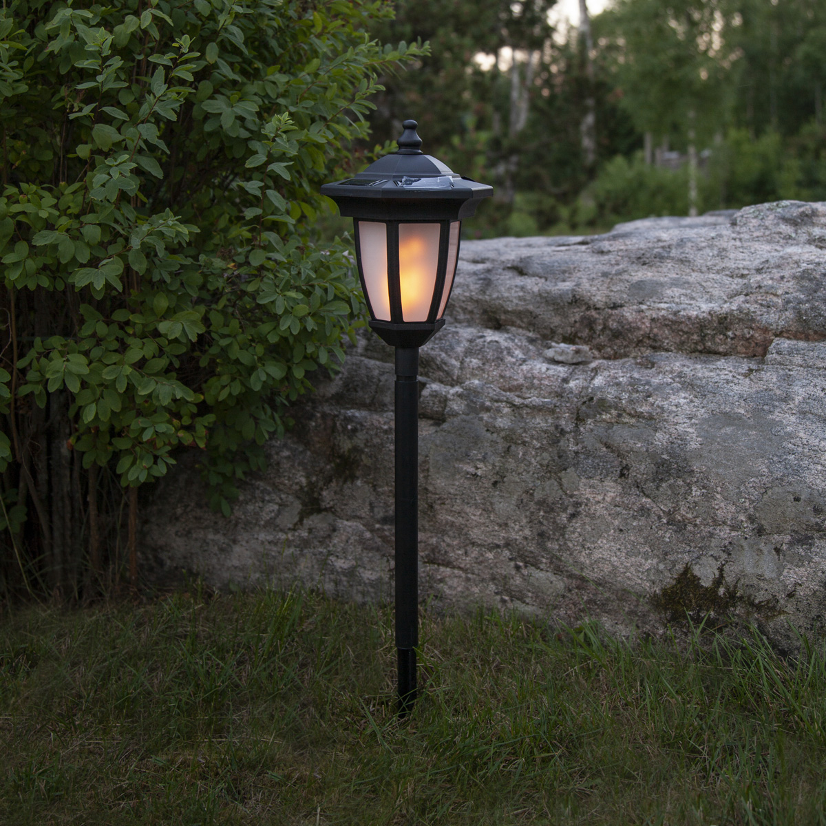 LED Solar Laterne "Flame" - 4in1 - Tisch/Boden/Wand - gelbe LED - Dämmerungssensor - schwarz LED Solar Laterne "Flame" - 4in1 - Tisch/Boden/Wand - gelbe LED - Dämmerungssensor - schwarz