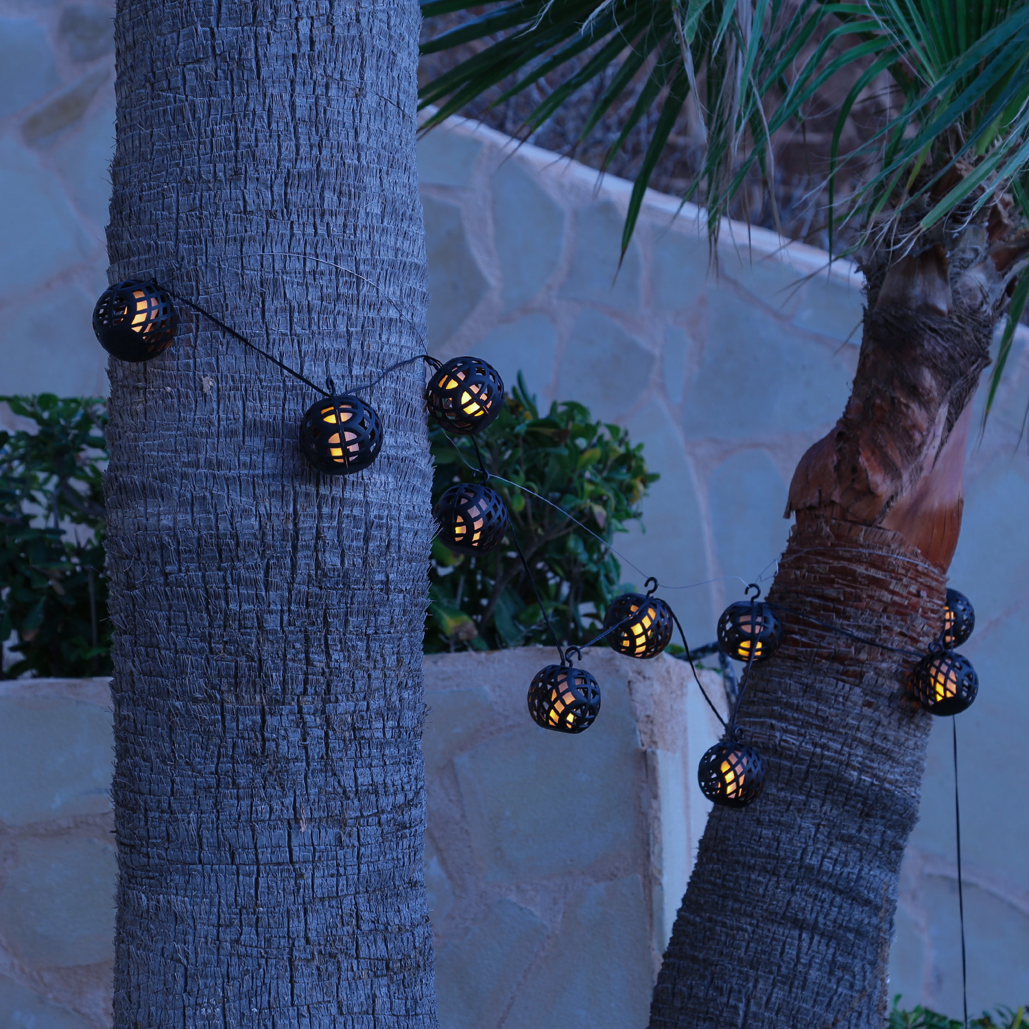 LED Lichterkette Feuerball - 8 Kugeln mit Flammeneffekt - Timer - L: 2,1m - für Innen/Außen