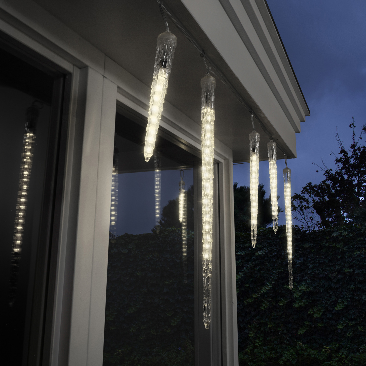 LED Lichterkette Eiszapfen - Schneefalleffekt - warmweiße LED - L: 2,5m - Außentrafo - transparent