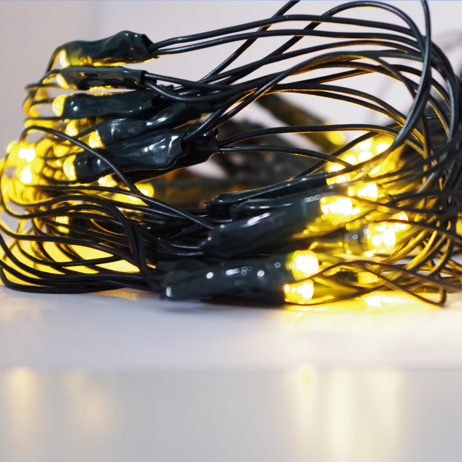 LED Lichternetz - 80 warmweiße LED - 1,42 x 0,80m - Timer - Batteriebetrieb - für Außen - grün