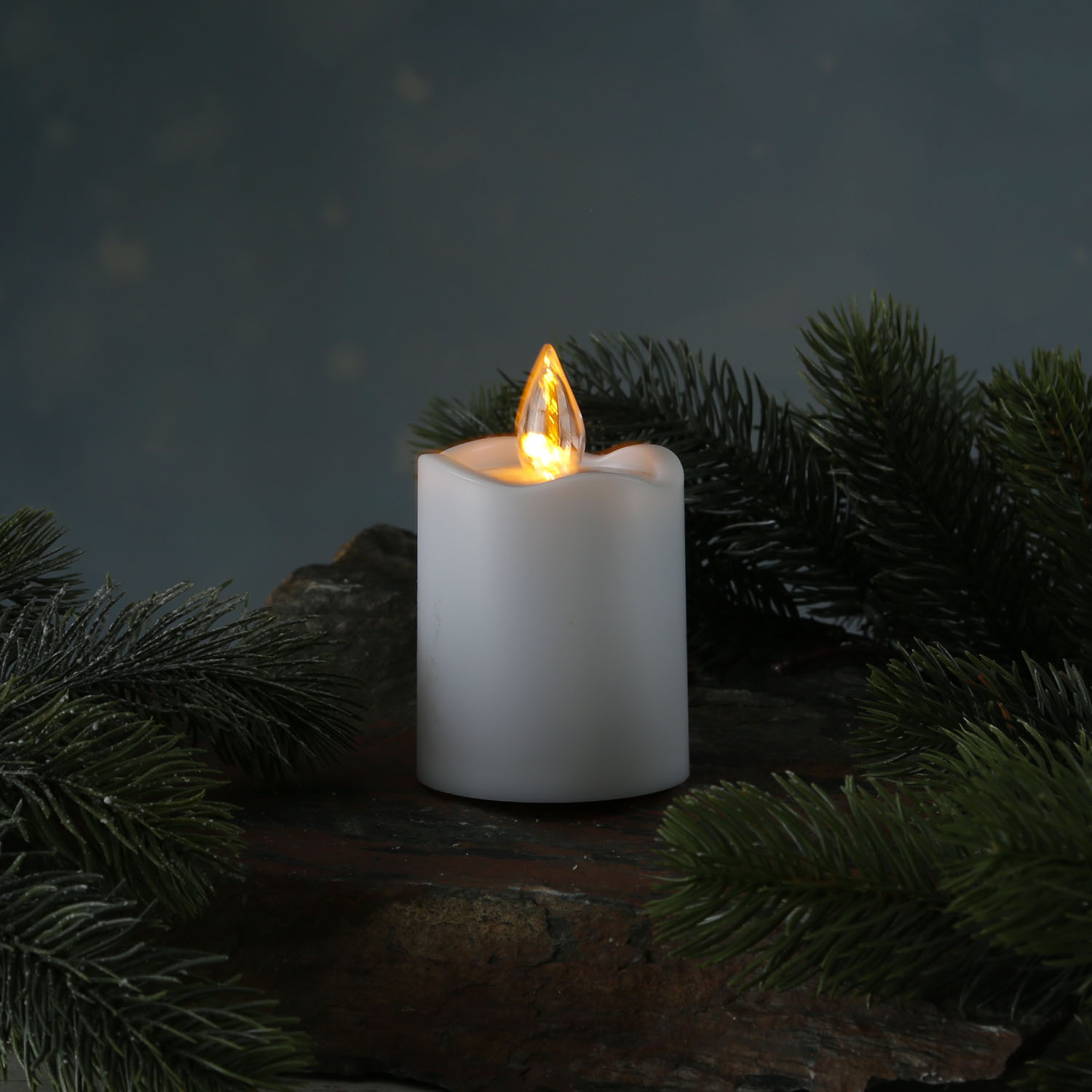 LED Grabkerze - Grablicht - Sensor - gelb flackernde LED - H: 9,5cm D:6cm - 2500h Leuchtdauer - weiß LED Grabkerze - Grablicht - Sensor - gelb flackernde LED - H: 9,5cm D:6cm - 2500h Leuchtdauer - weiß