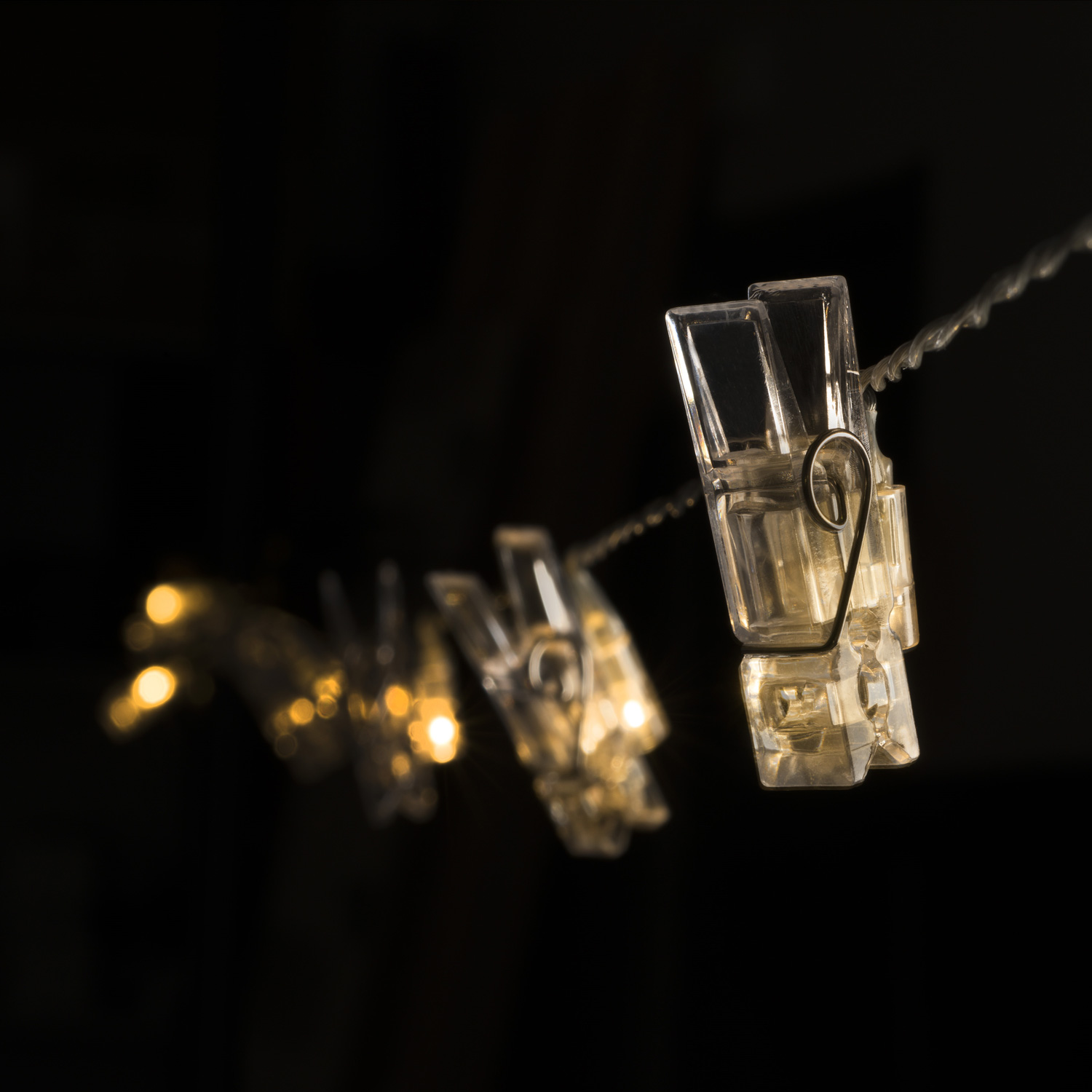 LED Clip Lichterkette - 12 Wäscheklammern - warmweiße LED - L: 2,75m - Trafo 4,5V - transparent LED Clip Lichterkette - 12 Wäscheklammern - warmweiße LED - L: 2,75m - Trafo 4,5V - transparent