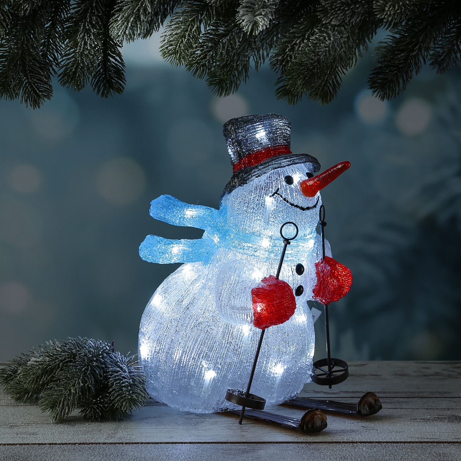 LED Schneemann auf Skiern - Acrylfigur - 30 kaltweiße LED - H: 32cm - Timer - für Außen LED Schneemann auf Skiern - Acrylfigur - 30 kaltweiße LED - H: 32cm - Timer - für Außen