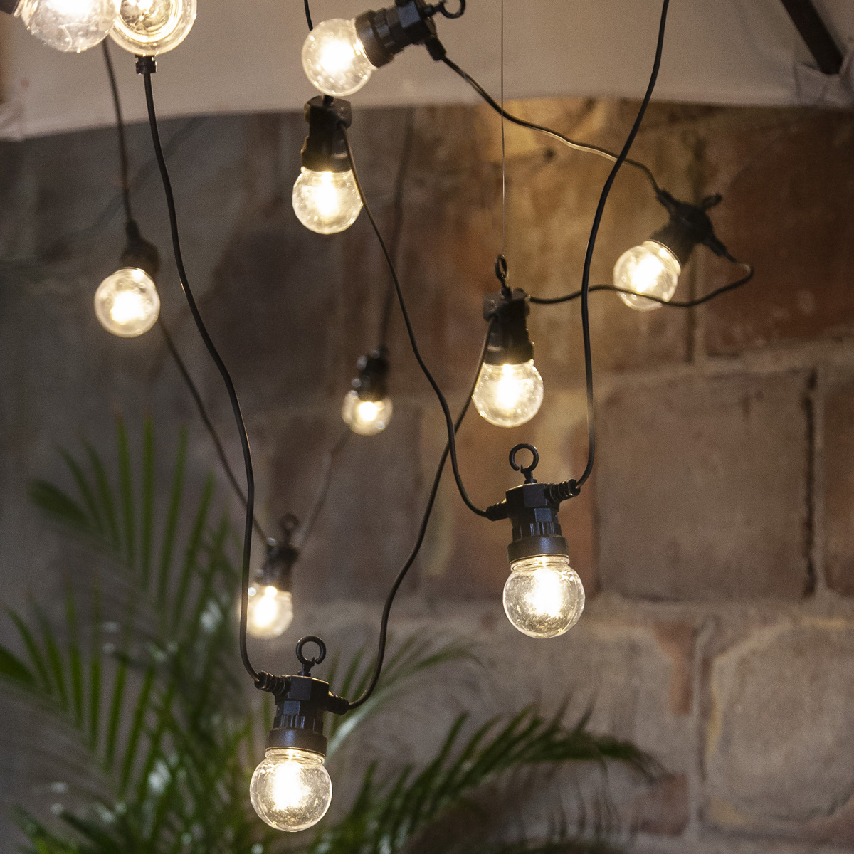 LED Lichterkette "CIRCUS" - 20 Kugeln, D: 5cm - warmweiße Filament LED - 8,8m - inkl.Trafo - outdoor LED Lichterkette "CIRCUS" - 20 Kugeln, D: 5cm - warmweiße Filament LED - 8,8m - inkl.Trafo - outdoor