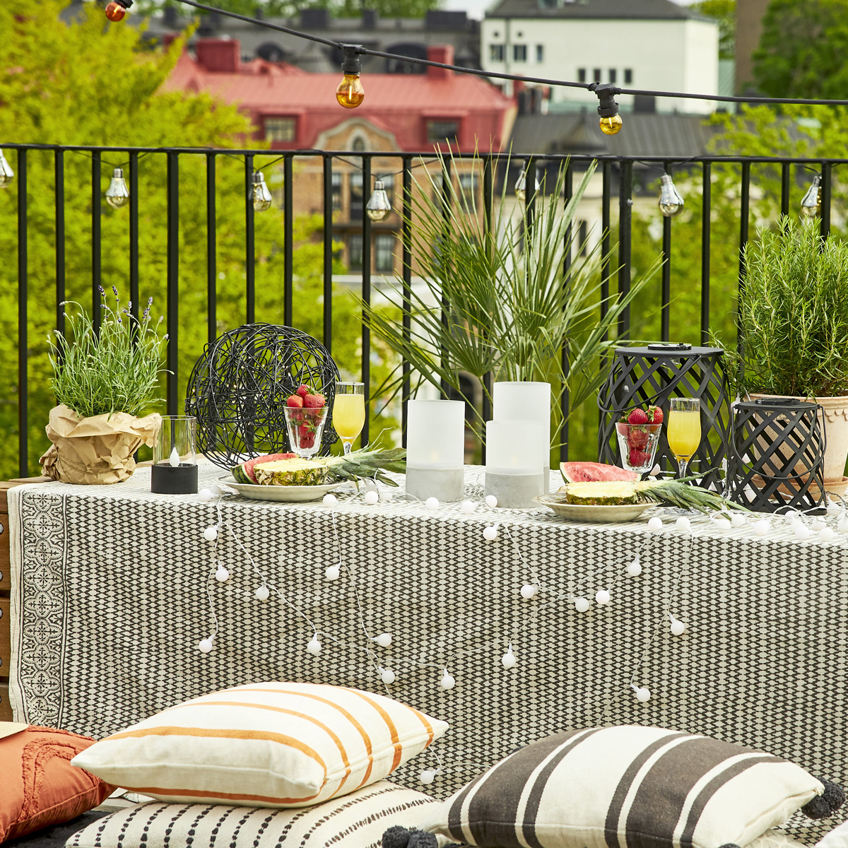 LED Lichterkette "Berry" - 50 warmweiße, opale LED - L: 7,35m - transparentes Kabel - Outdoor LED Lichterkette "Berry" - 50 warmweiße, opale LED - L: 7,35m - transparentes Kabel - Outdoor