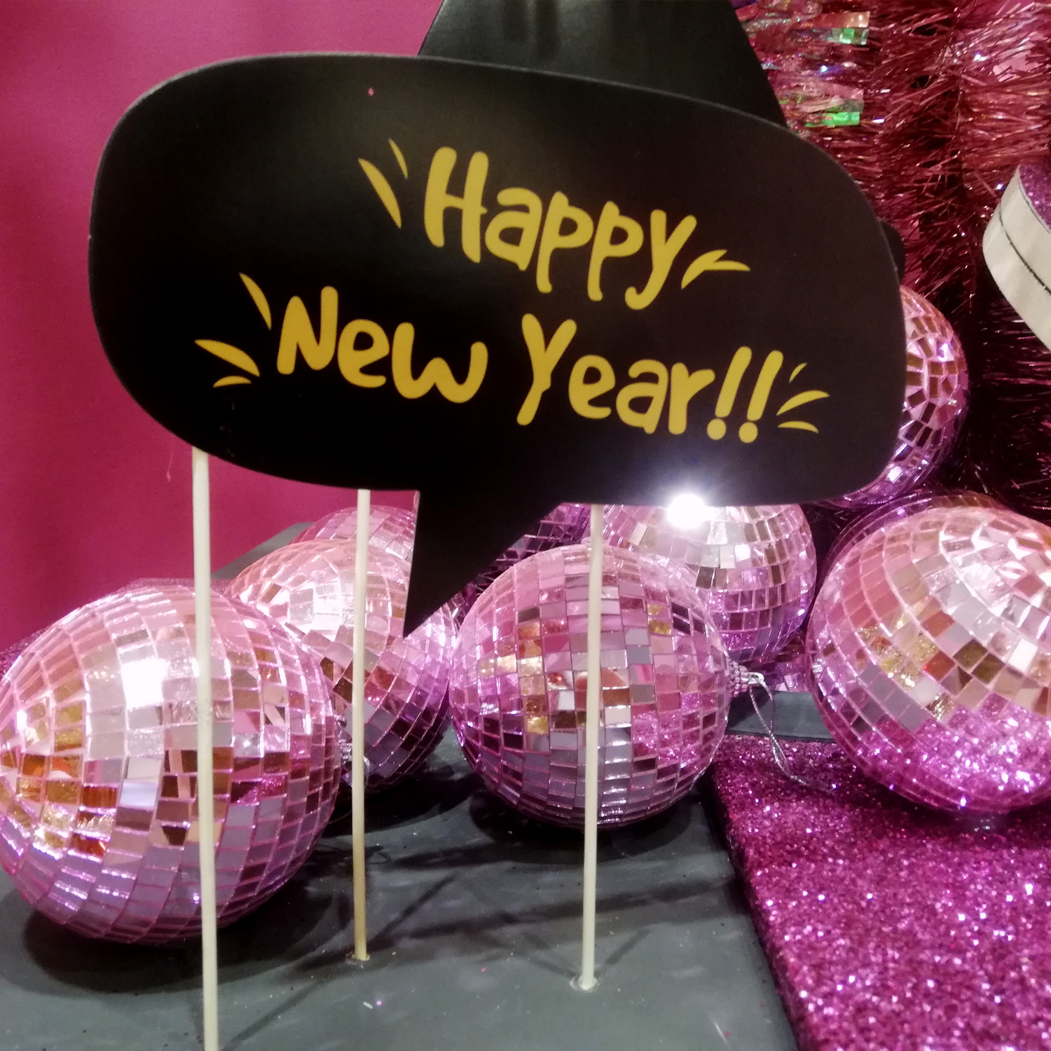 Spiegelkugel 5cm pink- Discokugel Echtglas zur Dekoration Spiegelkugel 5cm pink- Discokugel Echtglas zur Dekoration