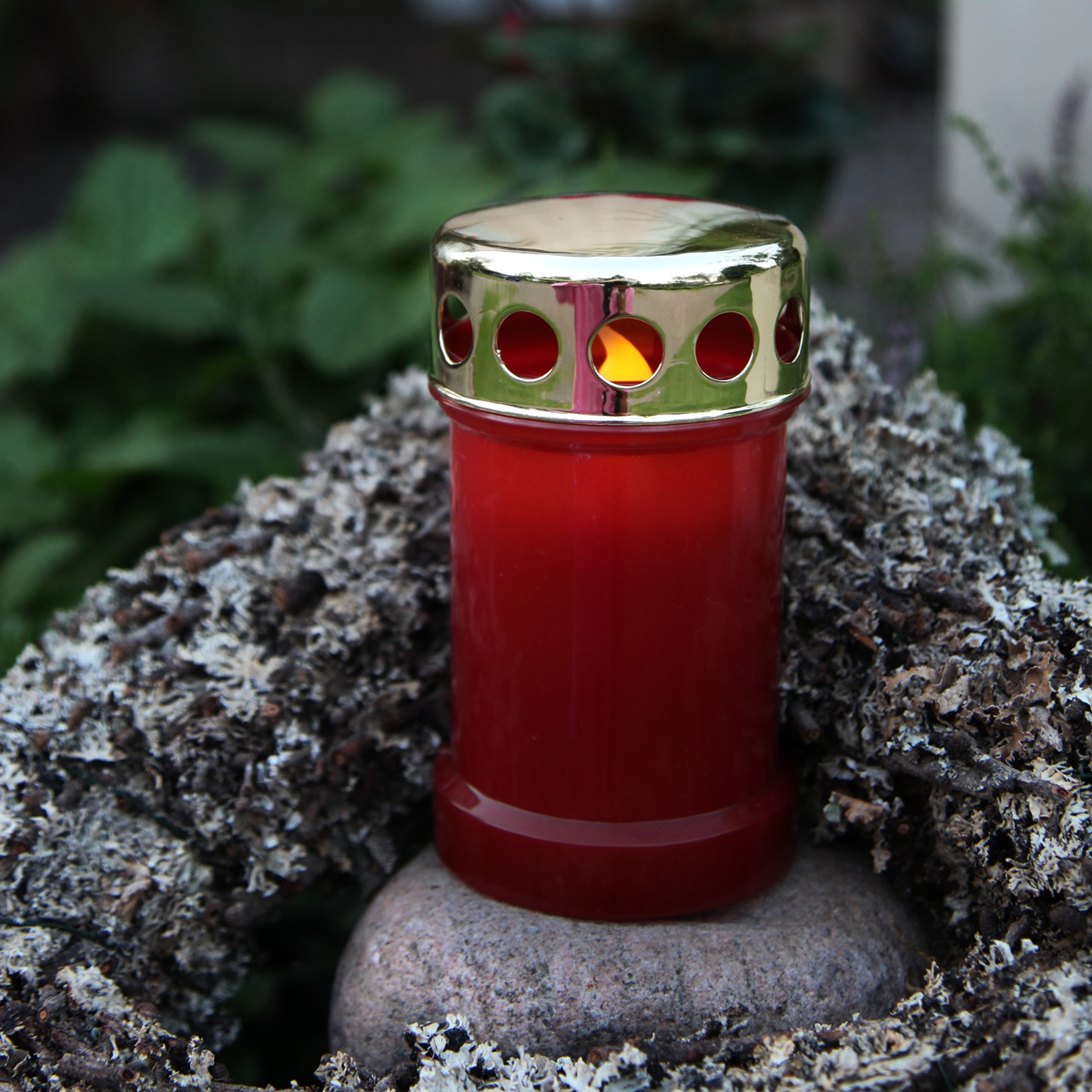 LED Novenkerze "Serene" - Grabkerze - flackernde gelbe LED - H: 14cm - rot/gold LED Novenkerze "Serene" - Grabkerze - flackernde gelbe LED - H: 14cm - rot/gold