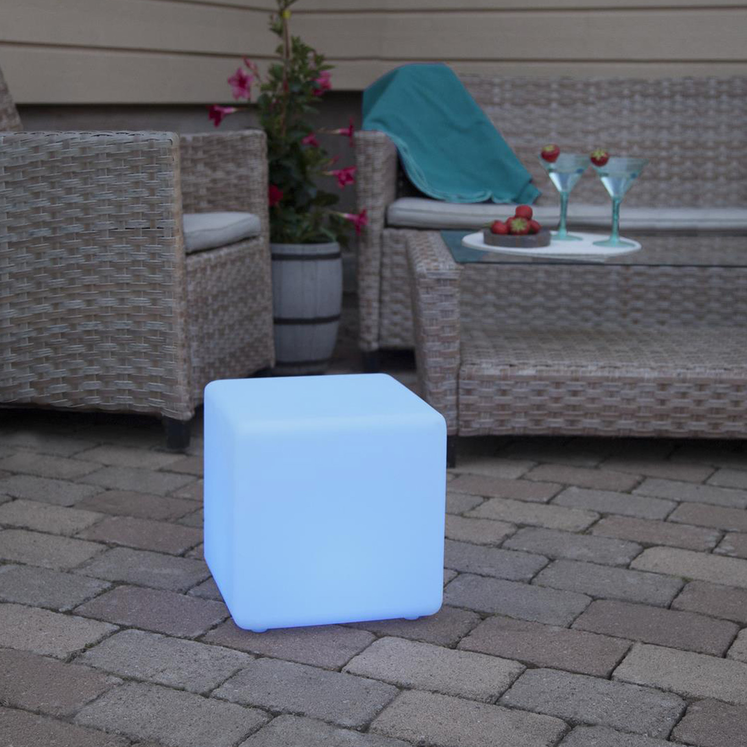 Leuchtobjekt outdoor WÜRFEL 40cm mit RGB LED Modul - Wireless Charging - Fernbedienung