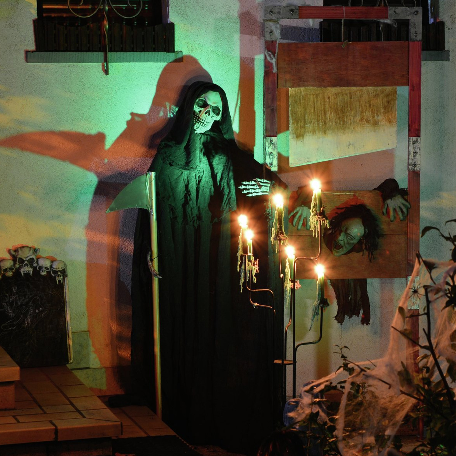 Halloween Figur Skelett DER TOD, formbar, 160cm hoch - Gruseldekoration