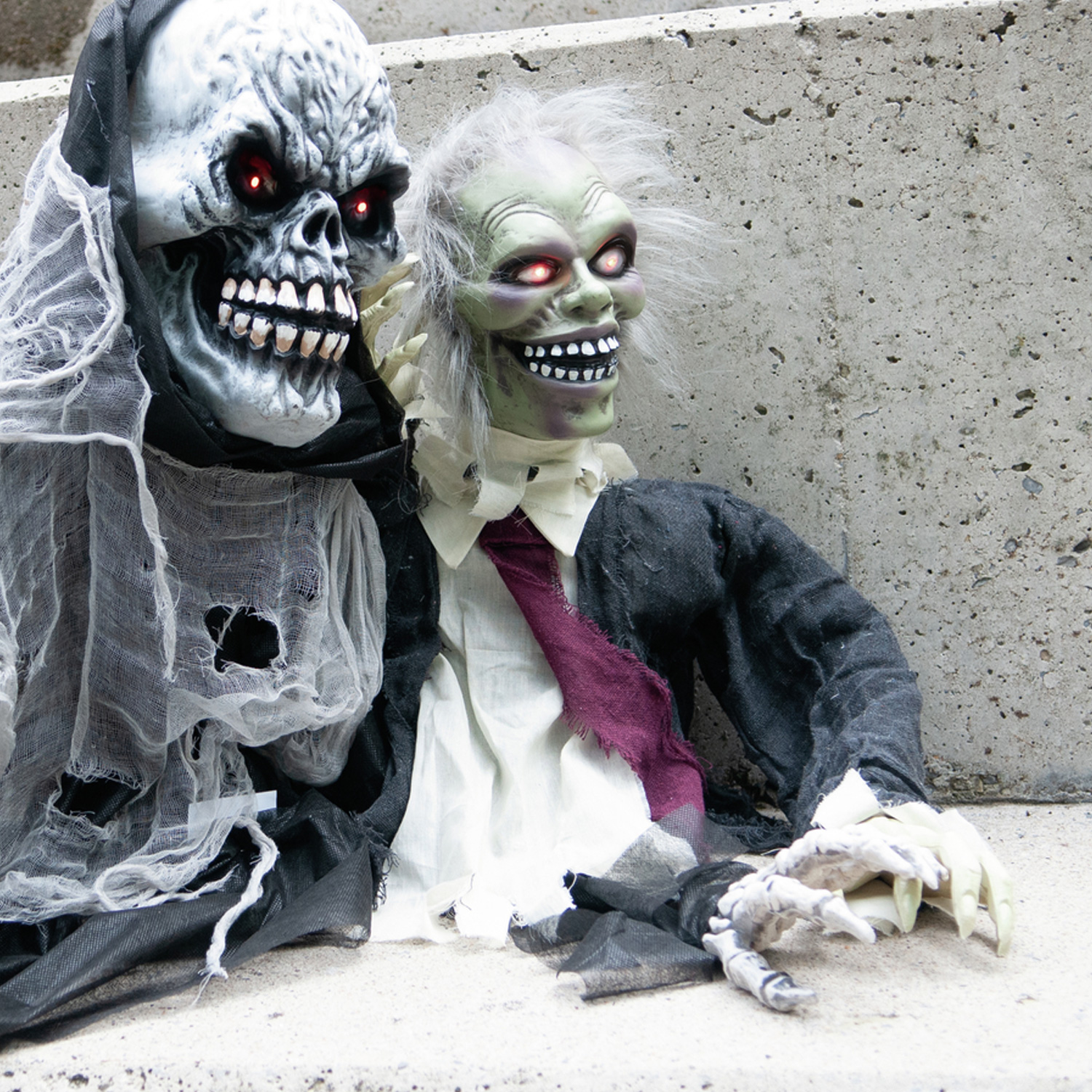 Halloween Zombie IGOR , 67cm, animiert, Sound- und Lichteffekte Halloween Zombie IGOR , 67cm, animiert, Sound- und Lichteffekte