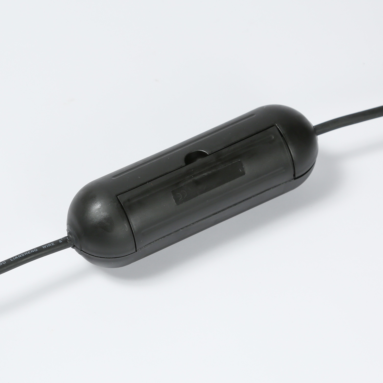 Kabelschutzdose, schwarz - zur Verlegung von Stromkabeln im Freien Kabelschutzdose, schwarz - zur Verlegung von Stromkabeln im Freien