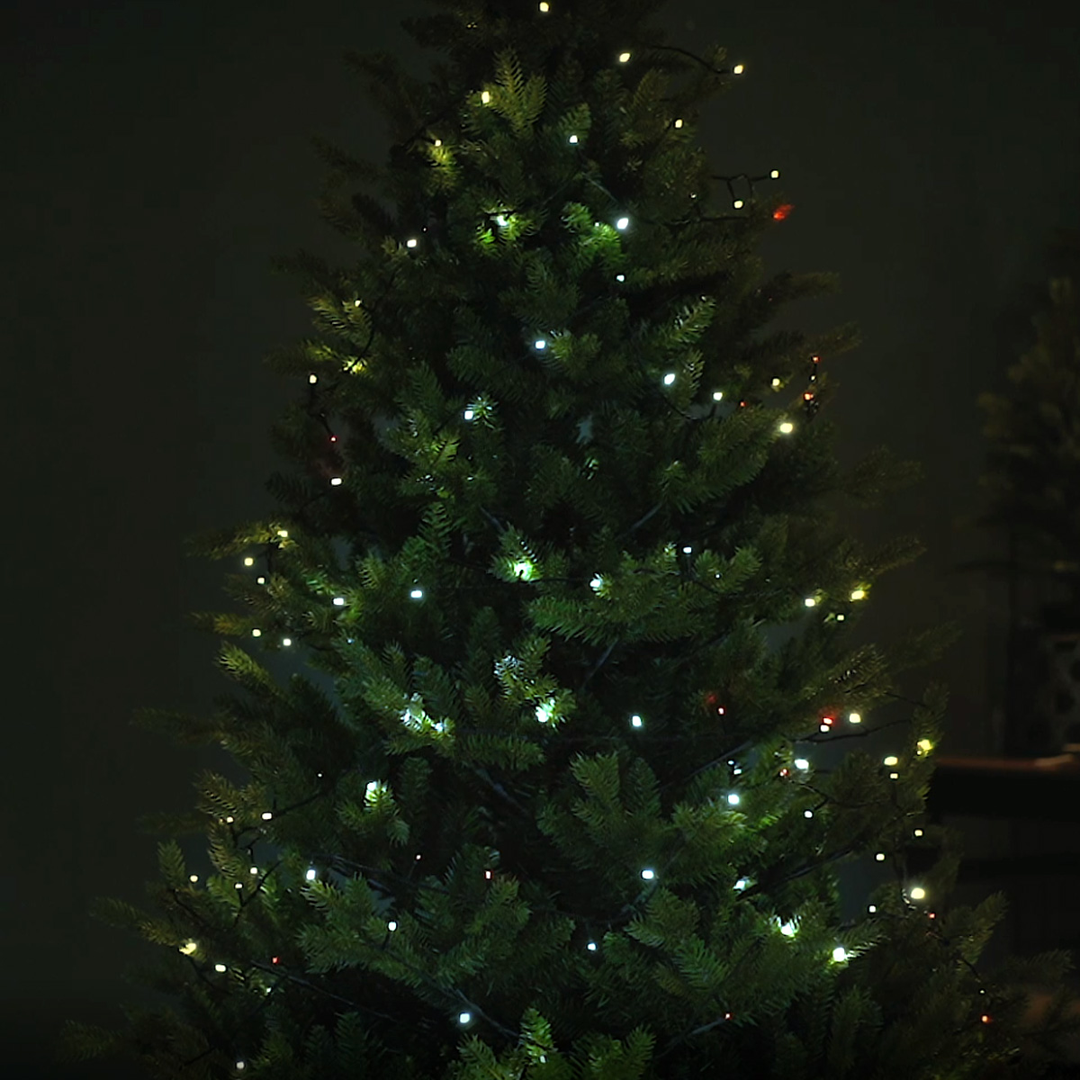 LED Lichterkette - 200 warmweiße und farbwechselnde LED - Fernbedienung - Timer - L: 19,9m LED Lichterkette - 200 warmweiße und farbwechselnde LED - Fernbedienung - Timer - L: 19,9m