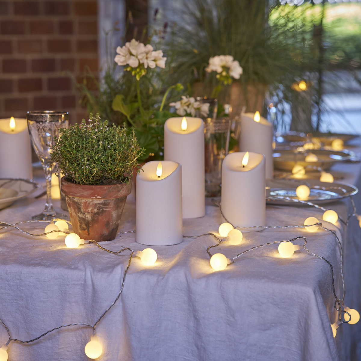 LED Lichterkette "Berry" - 50 warmweiße, opale LED - L: 7,35m - transparentes Kabel - Outdoor LED Lichterkette "Berry" - 50 warmweiße, opale LED - L: 7,35m - transparentes Kabel - Outdoor