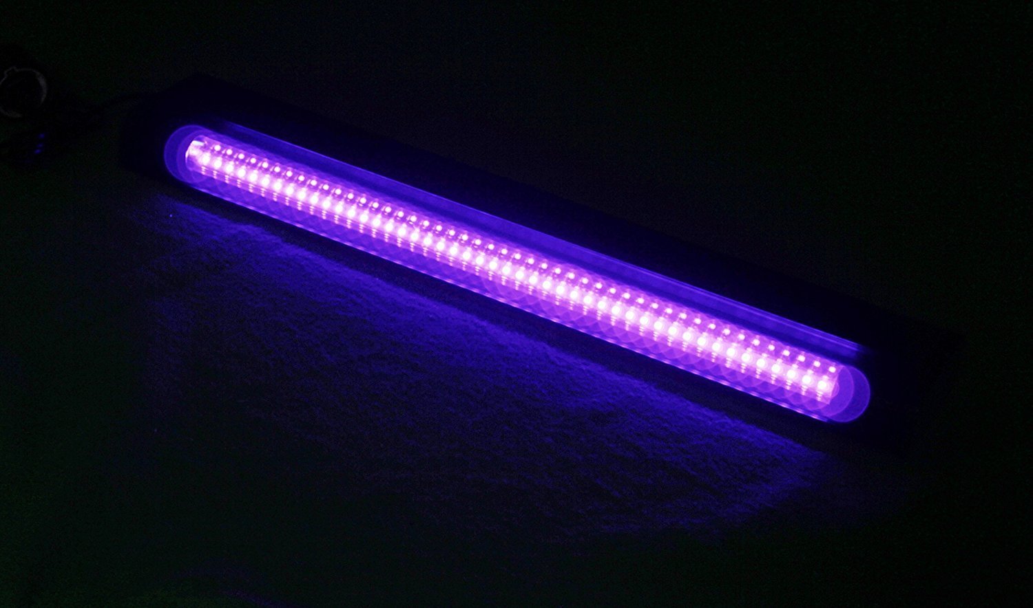 UV Schwarzlicht KomplettSet - Schwarzlichtröhre 60cm mit Fassung - Partyset - LED-Röhre mit Schwarzlicht