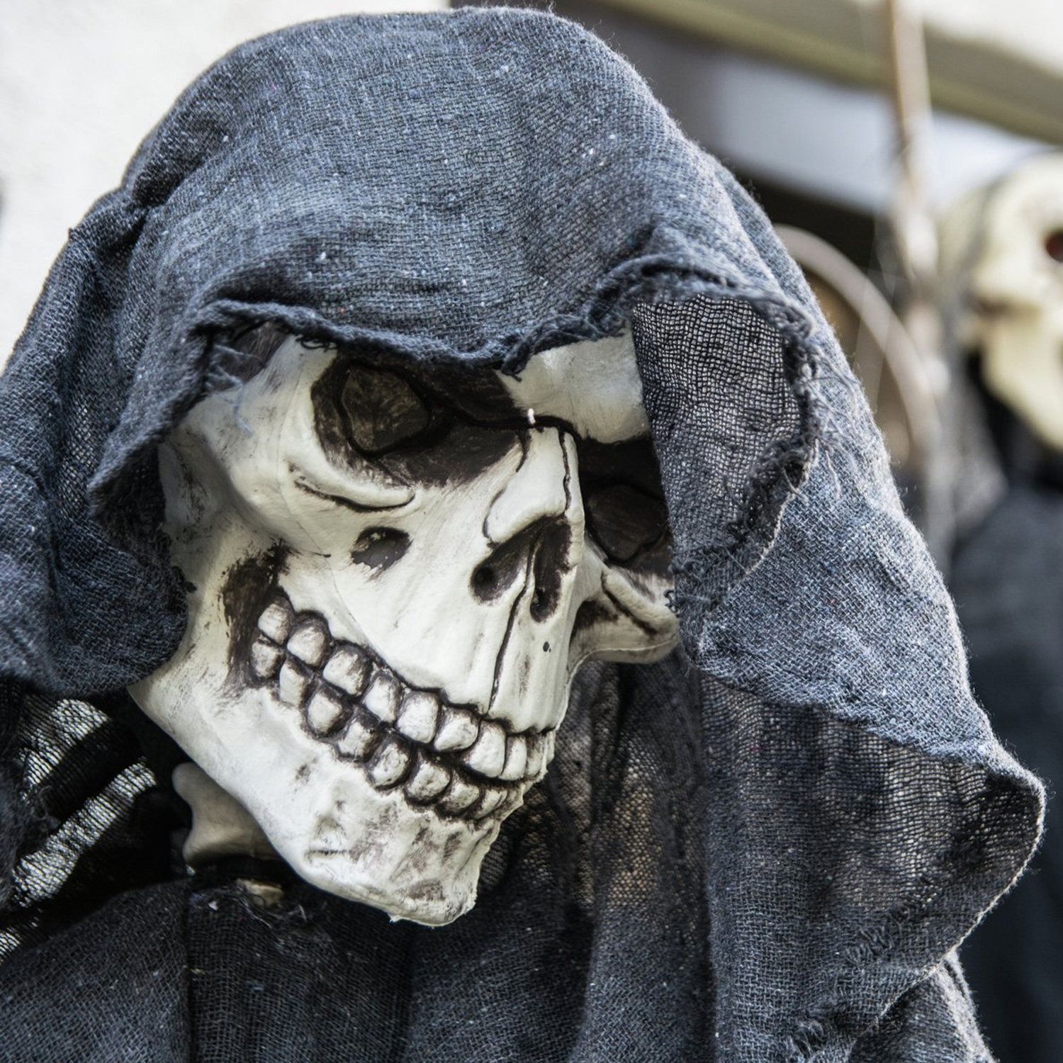 Halloween Figur Skelett DER TOD, formbar, 160cm hoch - Gruseldekoration