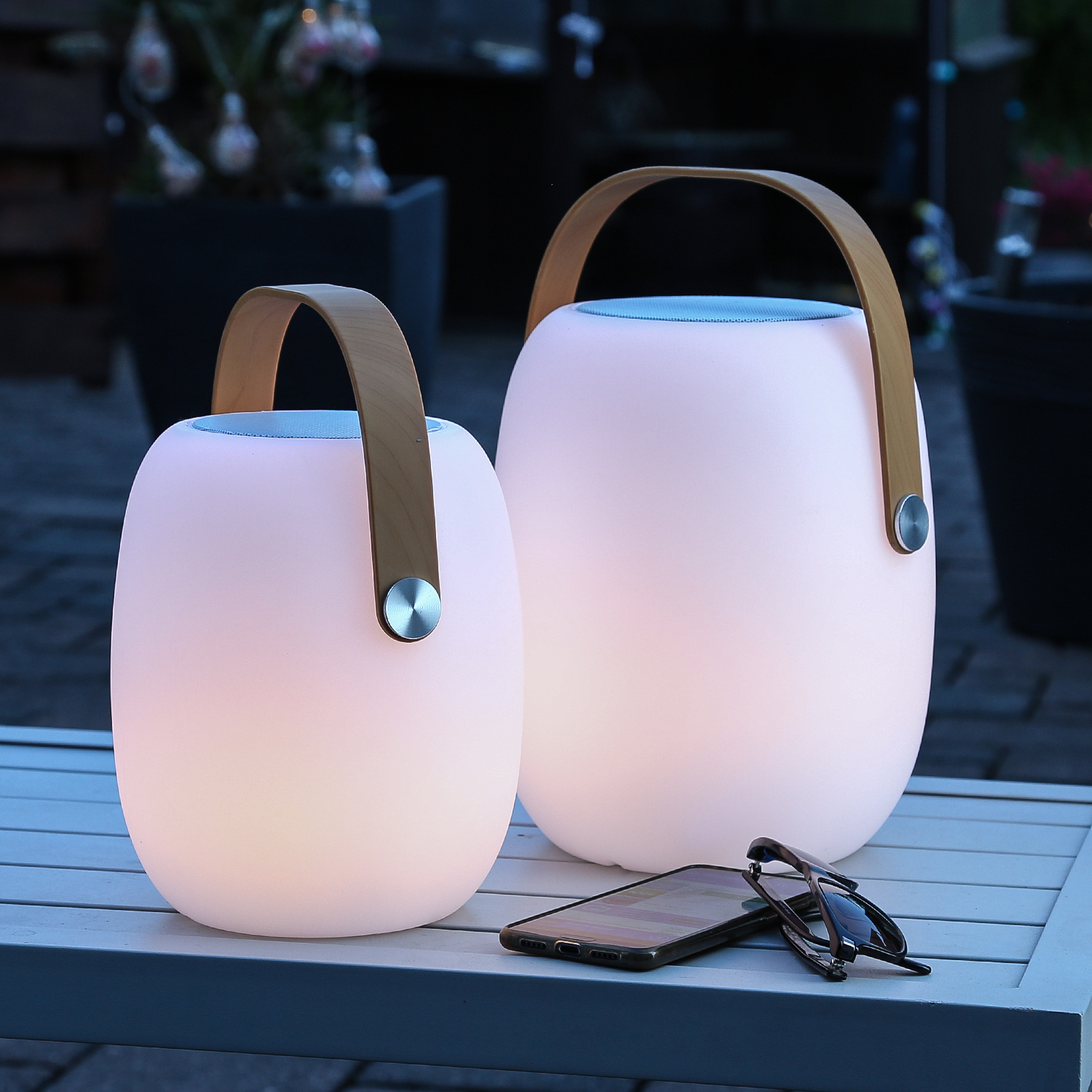 LED Tischleuchte mit Lautsprecher - Bluetooth - 6 warmweiße LED - H: 27cm - für Garten, Balkon