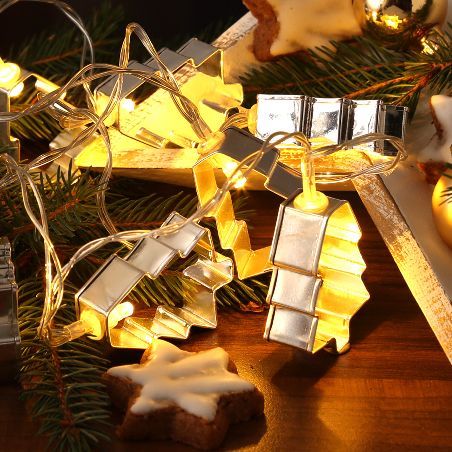 LED Lichterkette mit silbernen Baum Backförmchen - 8 warmweiße LED - Batteriebetrieb - L: 1,4m