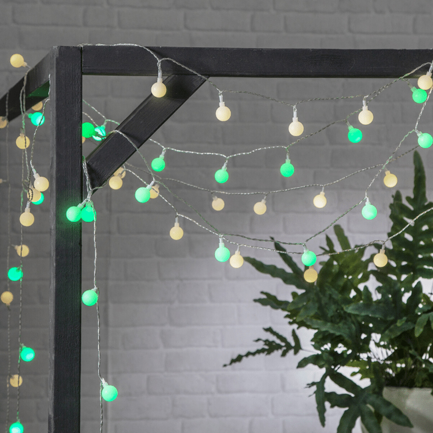 LED Lichterkette BERRY - 50 grüne, opale LED - L: 7,35m - transparentes Kabel - Outdoor