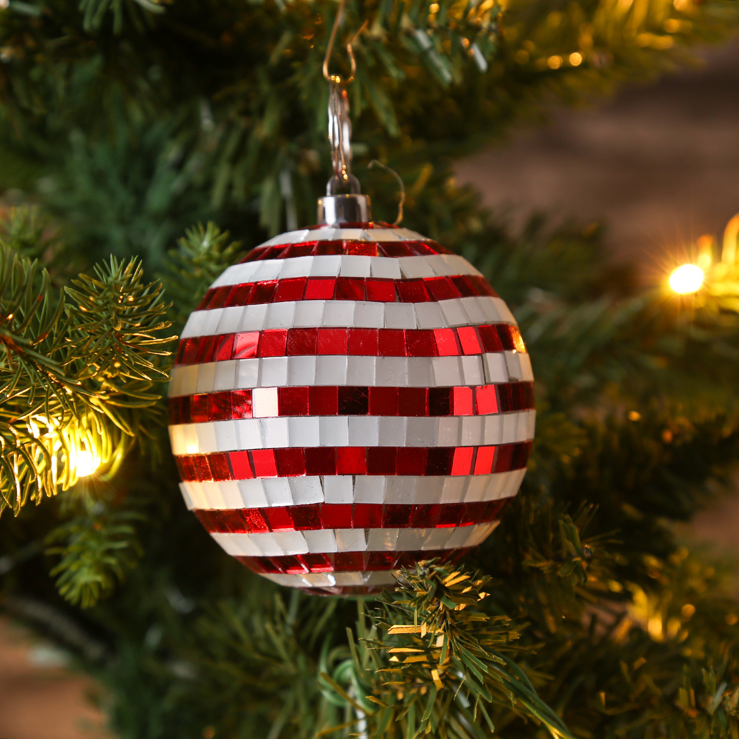 Christbaumschmuck Discokugel - Spiegelkugel - Weihnachtskugel - 5x5mm Spiegel - D: 8cm - rot, weiß Christbaumschmuck Discokugel - Spiegelkugel - Weihnachtskugel - 5x5mm Spiegel - D: 8cm - rot, weiß