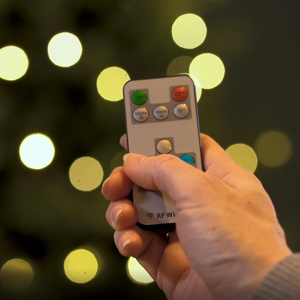 LED Lichterkette - 200 warmweiße und farbwechselnde LED - Fernbedienung - Timer - L: 19,9m LED Lichterkette - 200 warmweiße und farbwechselnde LED - Fernbedienung - Timer - L: 19,9m