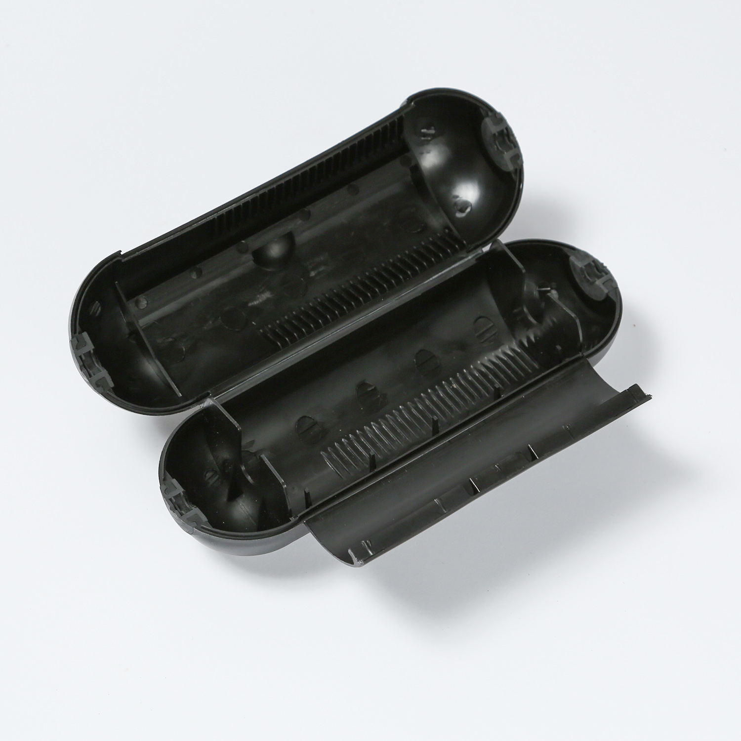 Kabelschutzdose, schwarz - zur Verlegung von Stromkabeln im Freien Kabelschutzdose, schwarz - zur Verlegung von Stromkabeln im Freien